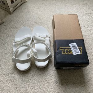 Brand New Teva Original White 9